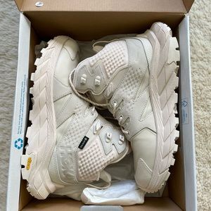 BNIB Hoka One One Anacapa Mid GTX Hiking Book SZ 7 Beige Gore Tex